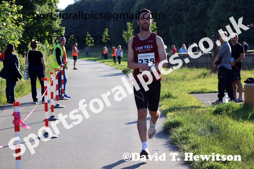 The 2024 Elswick Harriers Newburn River Run, Newcastle upon Tyne.  Photo: David T. Hewitson/Sports for All Pics